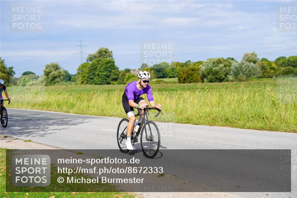 31.08.2025 - Elbe Triathlon Hamburg Michael Burmester http://msf.ph/oto/8672333 31.08.2025 10:05:06 Radfahren 413, 654, 822, 844, 892 meine-sportfotos.de