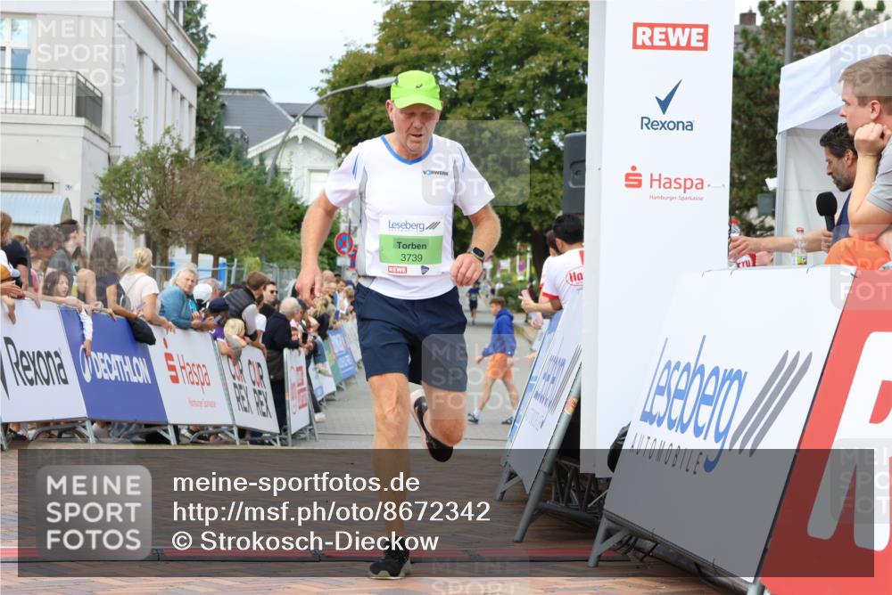31.08.2025 - 21. Blankeneser Heldenlauf Strokosch-Dieckow http://msf.ph/oto/8672342 31.08.2025 10:52:28 Ziel 3739, 3400 meine-sportfotos.de