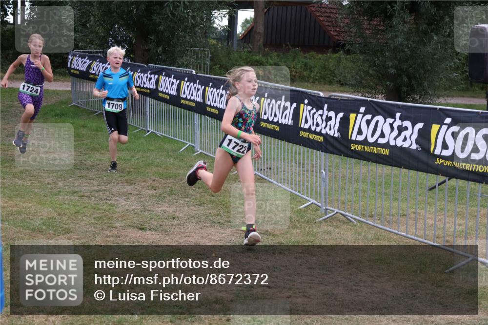 31.08.2025 - Elbe Triathlon Hamburg Luisa Fischer http://msf.ph/oto/8672372 31.08.2025 13:00:07 Laufen 1724, 1709, 1722 meine-sportfotos.de