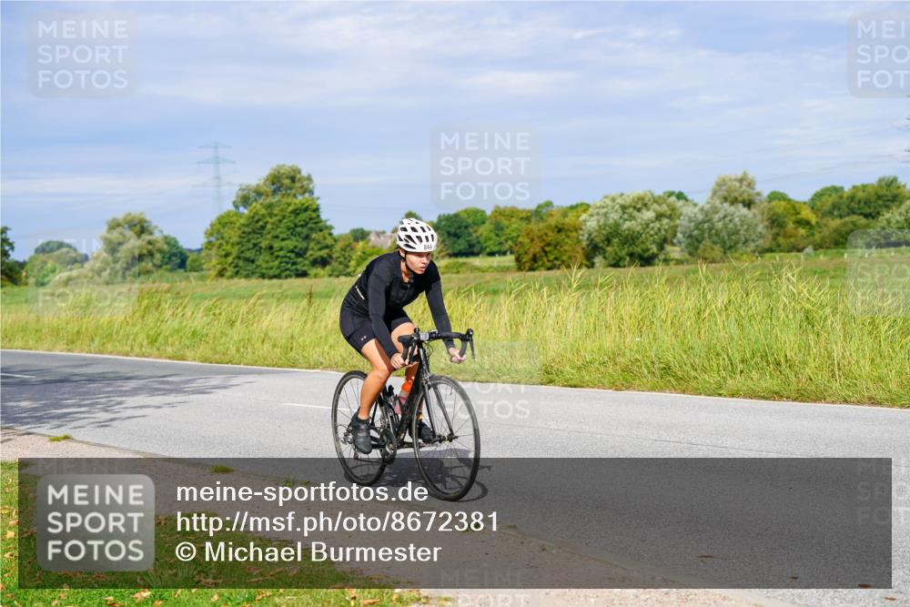 31.08.2025 - Elbe Triathlon Hamburg Michael Burmester http://msf.ph/oto/8672381 31.08.2025 10:05:11 Radfahren 399, 410, 654, 822, 844, 892 meine-sportfotos.de