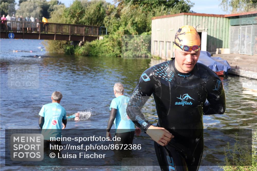 31.08.2025 - Elbe Triathlon Hamburg Luisa Fischer http://msf.ph/oto/8672386 31.08.2025 08:35:47 Schwimmen 174, 222 meine-sportfotos.de