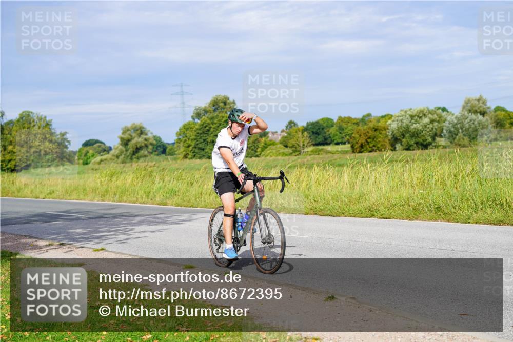 31.08.2025 - Elbe Triathlon Hamburg Michael Burmester http://msf.ph/oto/8672395 31.08.2025 10:05:13 Radfahren 399, 410, 654, 822, 842, 844 meine-sportfotos.de