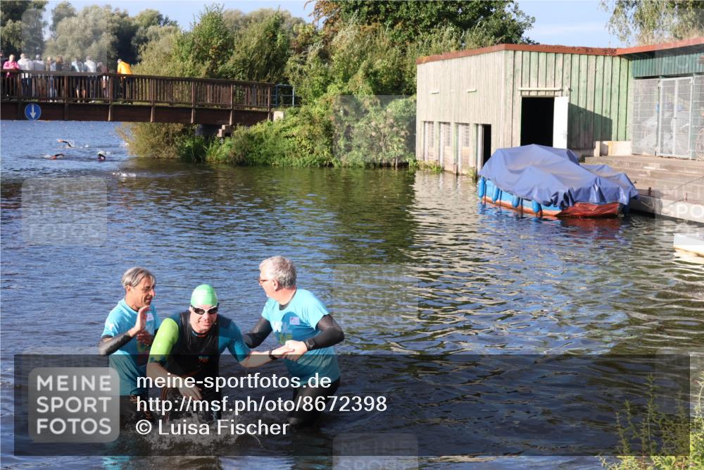 31.08.2025 - Elbe Triathlon Hamburg Luisa Fischer http://msf.ph/oto/8672398 31.08.2025 08:35:53 Schwimmen 222 meine-sportfotos.de