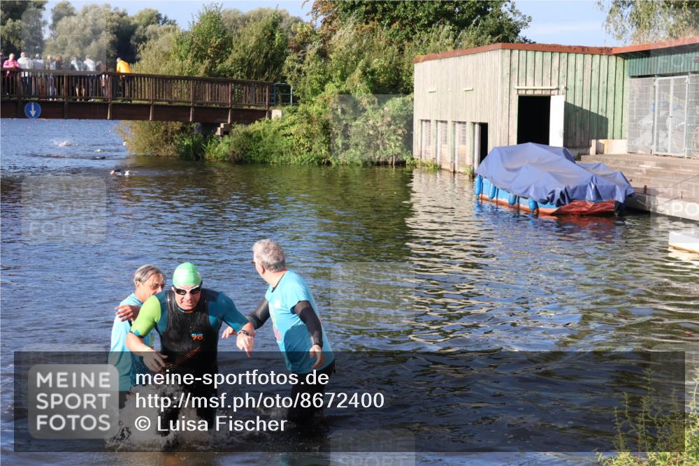 31.08.2025 - Elbe Triathlon Hamburg Luisa Fischer http://msf.ph/oto/8672400 31.08.2025 08:35:53 Schwimmen 222 meine-sportfotos.de