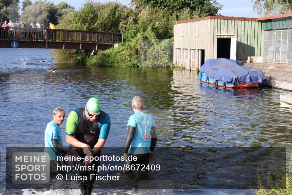 31.08.2025 - Elbe Triathlon Hamburg Luisa Fischer http://msf.ph/oto/8672409 31.08.2025 08:35:54 Schwimmen 222 meine-sportfotos.de