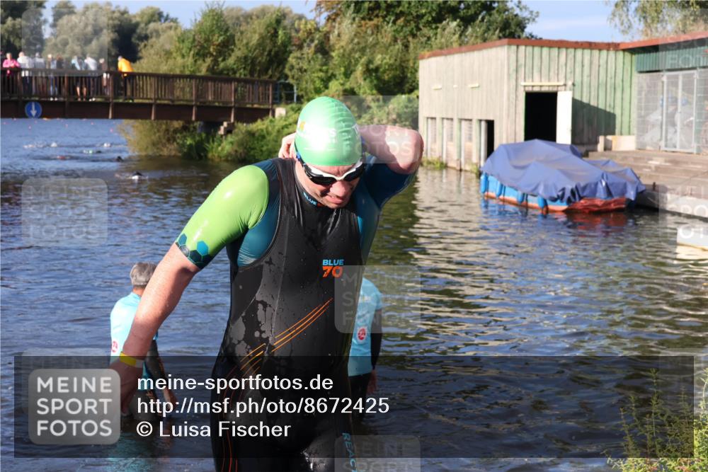 31.08.2025 - Elbe Triathlon Hamburg Luisa Fischer http://msf.ph/oto/8672425 31.08.2025 08:35:56 Schwimmen 222 meine-sportfotos.de