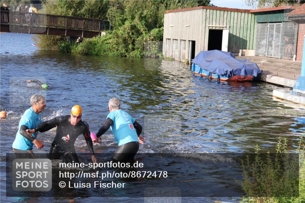 31.08.2025 - Elbe Triathlon Hamburg Luisa Fischer http://msf.ph/oto/8672478 31.08.2025 08:36:54 Schwimmen 165, 353, 355 meine-sportfotos.de