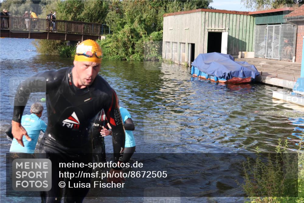31.08.2025 - Elbe Triathlon Hamburg Luisa Fischer http://msf.ph/oto/8672505 31.08.2025 08:36:57 Schwimmen 165, 170, 353, 355 meine-sportfotos.de