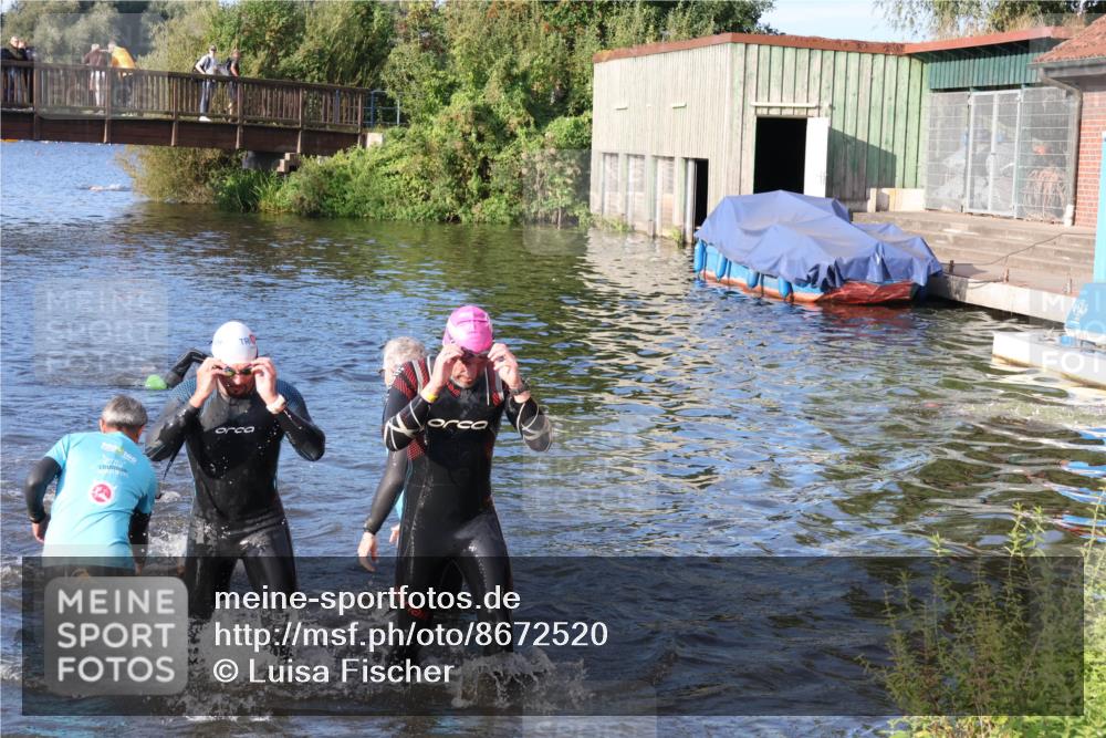31.08.2025 - Elbe Triathlon Hamburg Luisa Fischer http://msf.ph/oto/8672520 31.08.2025 08:36:59 Schwimmen 165, 170, 353, 355 meine-sportfotos.de