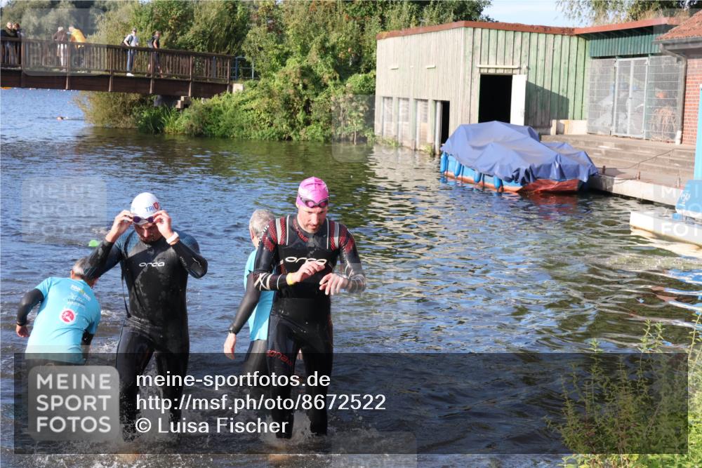 31.08.2025 - Elbe Triathlon Hamburg Luisa Fischer http://msf.ph/oto/8672522 31.08.2025 08:36:59 Schwimmen 165, 170, 353, 355 meine-sportfotos.de