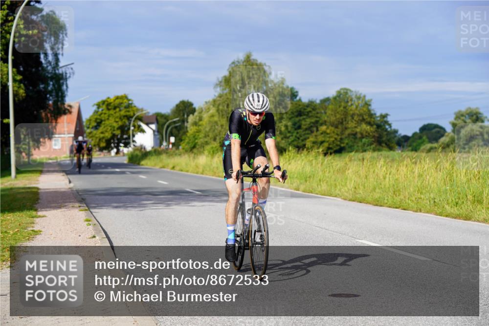 31.08.2025 - Elbe Triathlon Hamburg Michael Burmester http://msf.ph/oto/8672533 31.08.2025 10:07:36 Radfahren 447, 747, 836, 900 meine-sportfotos.de