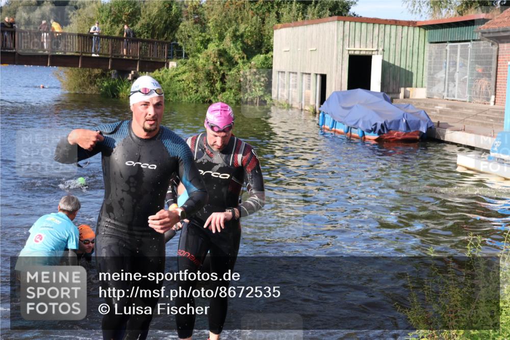 31.08.2025 - Elbe Triathlon Hamburg Luisa Fischer http://msf.ph/oto/8672535 31.08.2025 08:37:01 Schwimmen 165, 170, 353, 355 meine-sportfotos.de