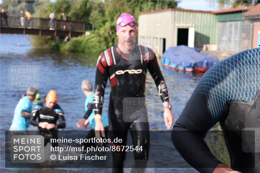 31.08.2025 - Elbe Triathlon Hamburg Luisa Fischer http://msf.ph/oto/8672544 31.08.2025 08:37:02 Schwimmen 165, 170, 355 meine-sportfotos.de