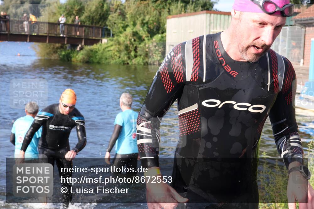 31.08.2025 - Elbe Triathlon Hamburg Luisa Fischer http://msf.ph/oto/8672553 31.08.2025 08:37:03 Schwimmen 165, 170, 355 meine-sportfotos.de