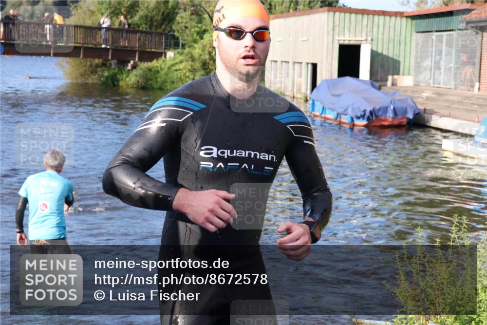 31.08.2025 - Elbe Triathlon Hamburg Luisa Fischer http://msf.ph/oto/8672578 31.08.2025 08:37:06 Schwimmen 165, 170, 221 meine-sportfotos.de