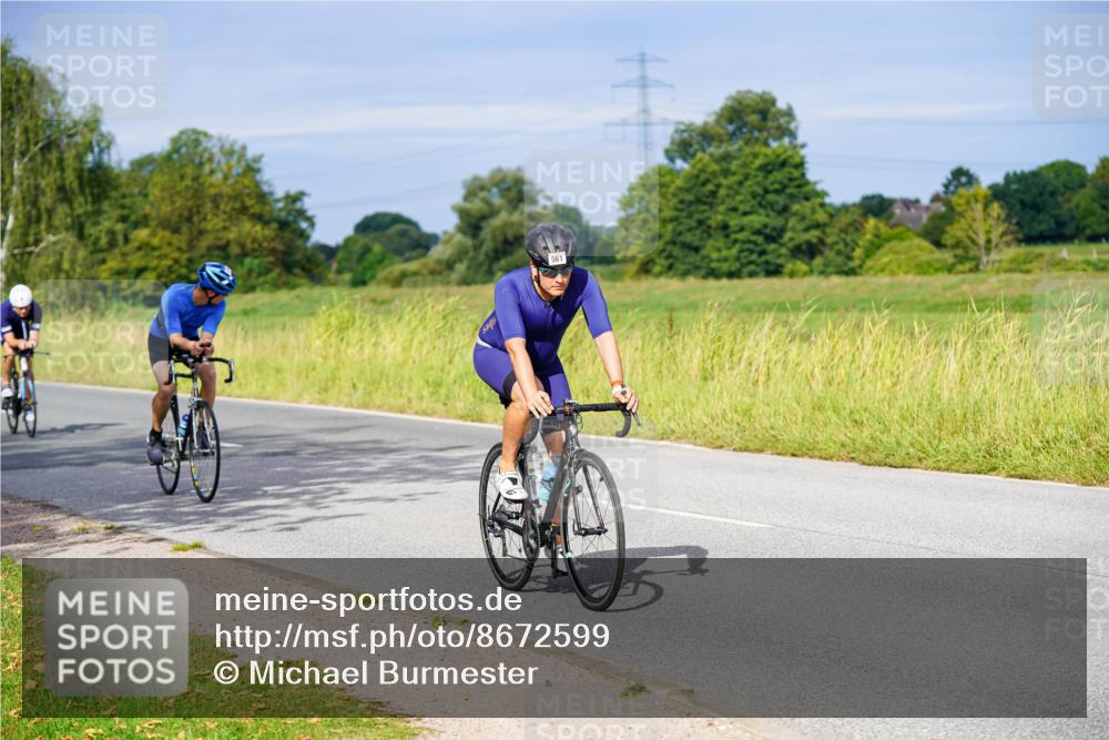 31.08.2025 - Elbe Triathlon Hamburg Michael Burmester http://msf.ph/oto/8672599 31.08.2025 10:07:58 Radfahren 561, 575, 693, 724, 761 meine-sportfotos.de