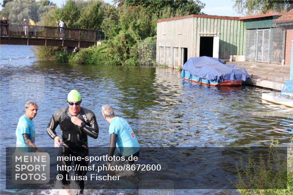 31.08.2025 - Elbe Triathlon Hamburg Luisa Fischer http://msf.ph/oto/8672600 31.08.2025 08:37:12 Schwimmen 221 meine-sportfotos.de