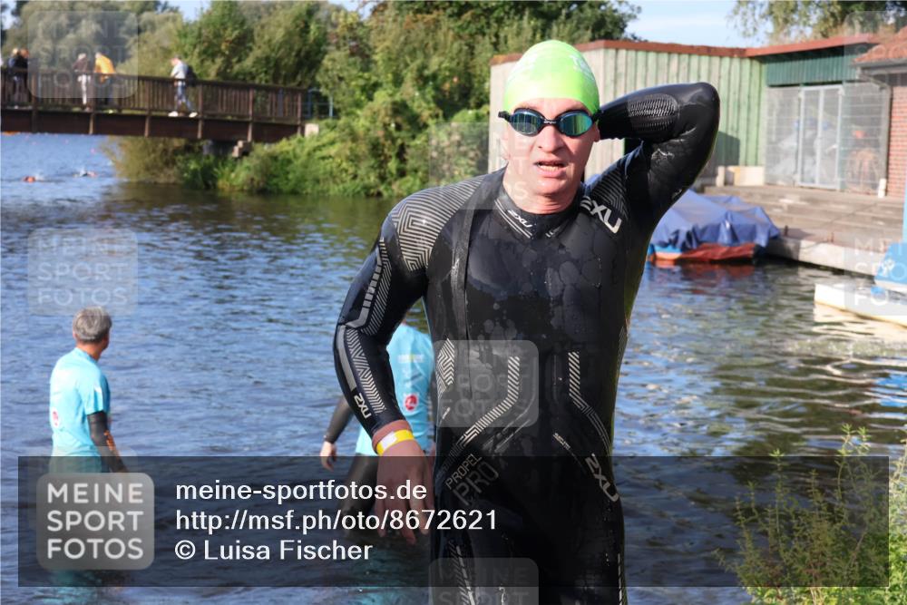 31.08.2025 - Elbe Triathlon Hamburg Luisa Fischer http://msf.ph/oto/8672621 31.08.2025 08:37:15 Schwimmen 221 meine-sportfotos.de