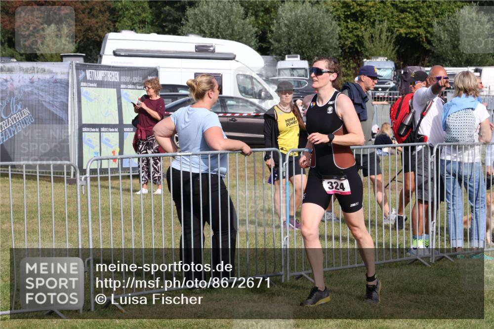 31.08.2025 - Elbe Triathlon Hamburg Luisa Fischer http://msf.ph/oto/8672671 31.08.2025 09:59:33 Laufen 82, 324, 3820 meine-sportfotos.de