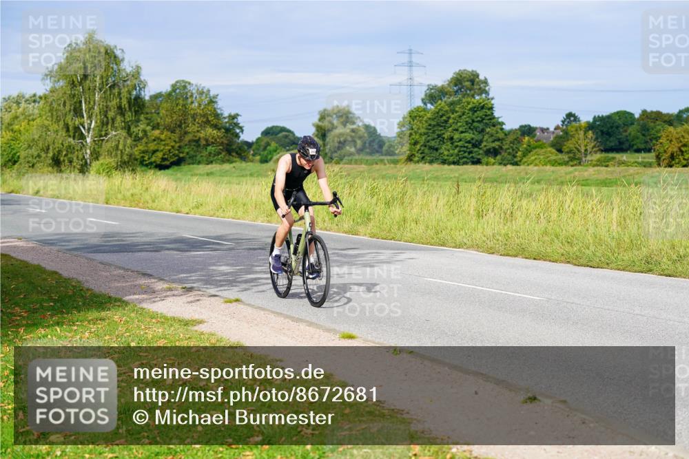 31.08.2025 - Elbe Triathlon Hamburg Michael Burmester http://msf.ph/oto/8672681 31.08.2025 10:08:13 Radfahren 390, 478, 703 meine-sportfotos.de