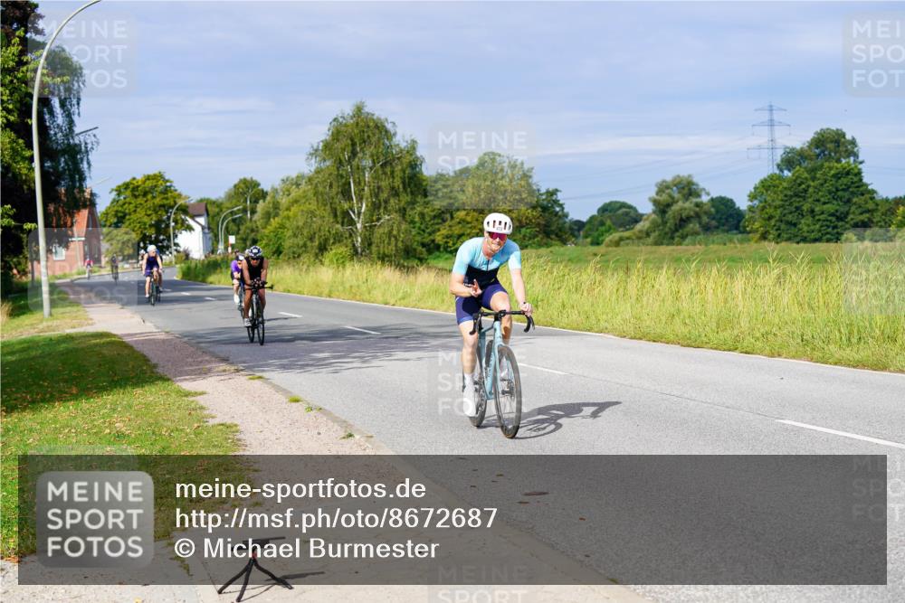 31.08.2025 - Elbe Triathlon Hamburg Michael Burmester http://msf.ph/oto/8672687 31.08.2025 10:08:24 Radfahren 472, 704, 741, 905, 922 meine-sportfotos.de