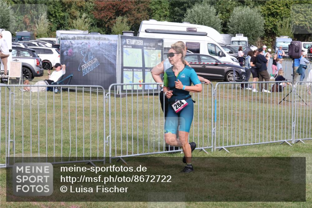 31.08.2025 - Elbe Triathlon Hamburg Luisa Fischer http://msf.ph/oto/8672722 31.08.2025 10:02:02 Laufen 284 meine-sportfotos.de