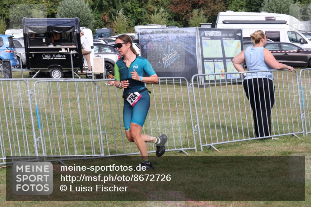 31.08.2025 - Elbe Triathlon Hamburg Luisa Fischer http://msf.ph/oto/8672726 31.08.2025 10:02:03 Laufen 284 meine-sportfotos.de