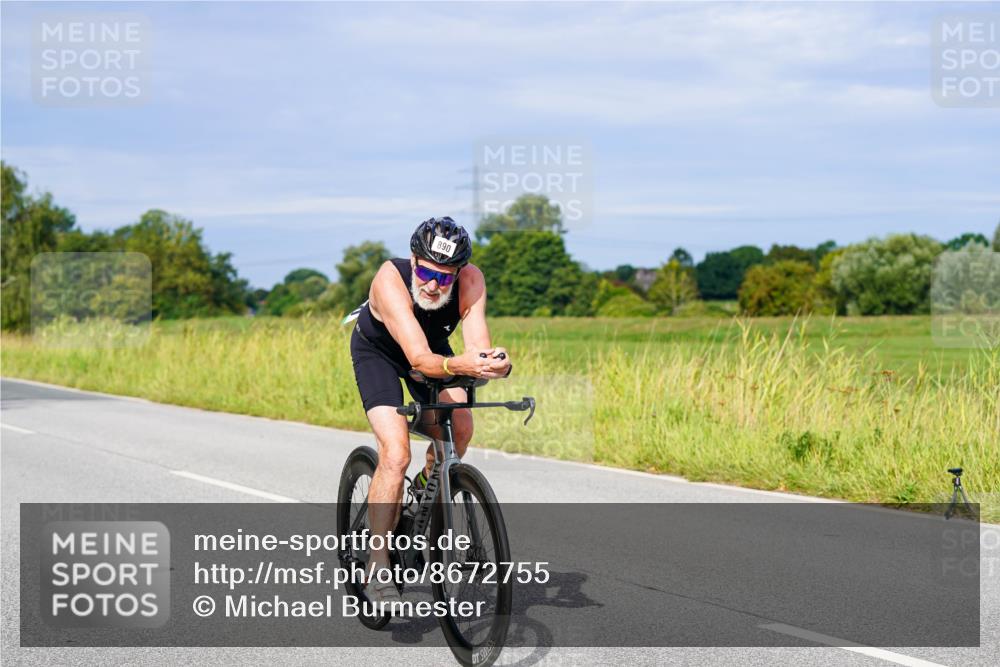 31.08.2025 - Elbe Triathlon Hamburg Michael Burmester http://msf.ph/oto/8672755 31.08.2025 10:08:35 Radfahren 806, 890 meine-sportfotos.de