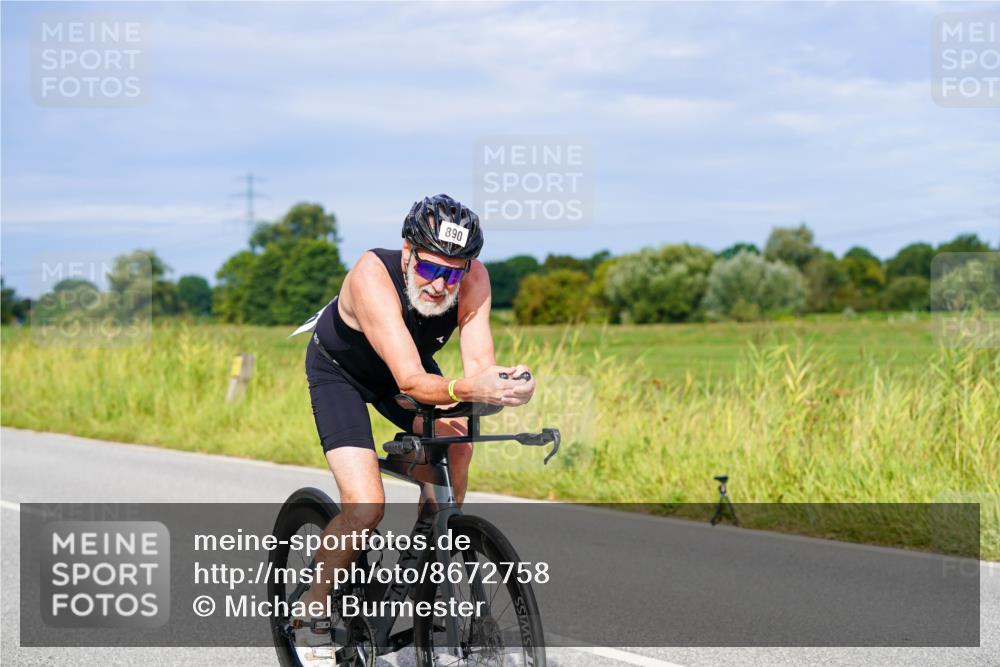 31.08.2025 - Elbe Triathlon Hamburg Michael Burmester http://msf.ph/oto/8672758 31.08.2025 10:08:35 Radfahren 806, 890 meine-sportfotos.de