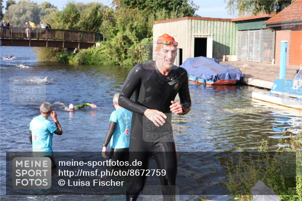 31.08.2025 - Elbe Triathlon Hamburg Luisa Fischer http://msf.ph/oto/8672759 31.08.2025 08:38:59 Schwimmen 214 meine-sportfotos.de