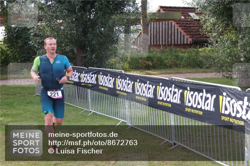 31.08.2025 - Elbe Triathlon Hamburg Luisa Fischer http://msf.ph/oto/8672763 31.08.2025 10:02:42 Laufen 221 meine-sportfotos.de