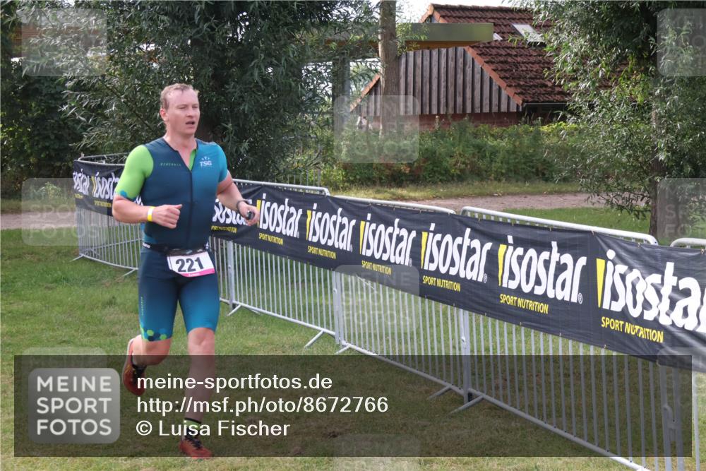 31.08.2025 - Elbe Triathlon Hamburg Luisa Fischer http://msf.ph/oto/8672766 31.08.2025 10:02:42 Laufen 221 meine-sportfotos.de