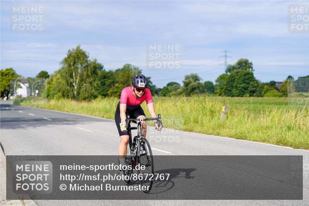 31.08.2025 - Elbe Triathlon Hamburg Michael Burmester http://msf.ph/oto/8672767 31.08.2025 10:08:38 Radfahren 502, 805, 806, 890 meine-sportfotos.de