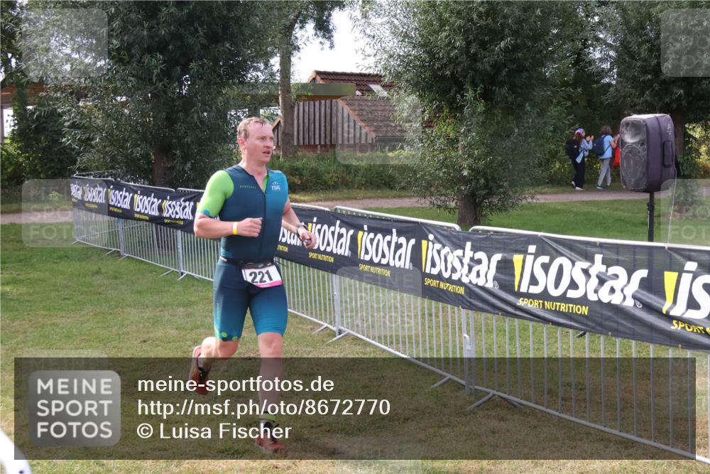 31.08.2025 - Elbe Triathlon Hamburg Luisa Fischer http://msf.ph/oto/8672770 31.08.2025 10:02:43 Laufen 221 meine-sportfotos.de