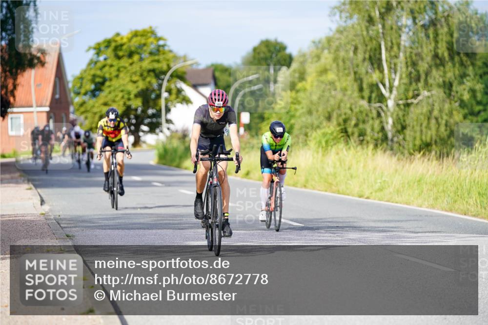 31.08.2025 - Elbe Triathlon Hamburg Michael Burmester http://msf.ph/oto/8672778 31.08.2025 10:08:43 Radfahren 481, 502, 525, 698, 805 meine-sportfotos.de