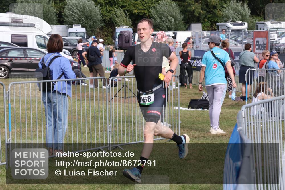 31.08.2025 - Elbe Triathlon Hamburg Luisa Fischer http://msf.ph/oto/8672791 31.08.2025 10:03:21 Laufen 68, 100 meine-sportfotos.de