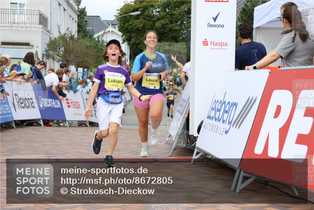 31.08.2025 - 21. Blankeneser Heldenlauf Strokosch-Dieckow http://msf.ph/oto/8672805 31.08.2025 10:31:17 Ziel 2437, 2324, 2551, 2121, 2307, 2649, 2647, 2399, 2103 meine-sportfotos.de