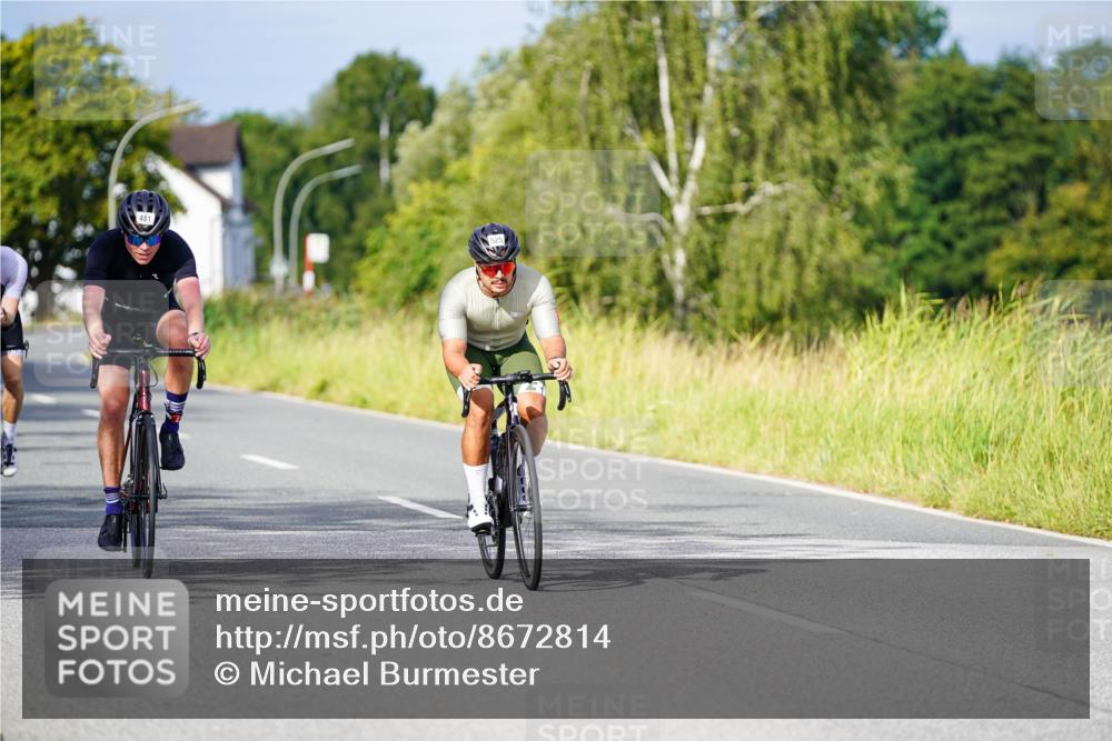 31.08.2025 - Elbe Triathlon Hamburg Michael Burmester http://msf.ph/oto/8672814 31.08.2025 10:08:48 Radfahren 446, 481, 502, 525, 574, 639, 698, 725, 801 meine-sportfotos.de