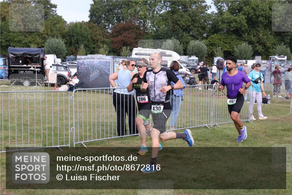 31.08.2025 - Elbe Triathlon Hamburg Luisa Fischer http://msf.ph/oto/8672816 31.08.2025 10:03:59 Laufen 286, 430, 492 meine-sportfotos.de