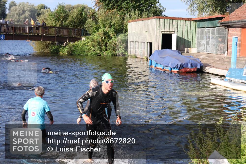 31.08.2025 - Elbe Triathlon Hamburg Luisa Fischer http://msf.ph/oto/8672820 31.08.2025 08:39:21 Schwimmen 345 meine-sportfotos.de