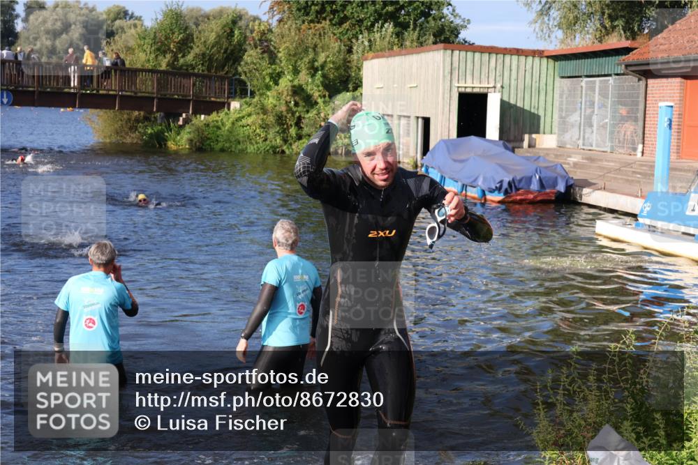 31.08.2025 - Elbe Triathlon Hamburg Luisa Fischer http://msf.ph/oto/8672830 31.08.2025 08:39:22 Schwimmen 345 meine-sportfotos.de