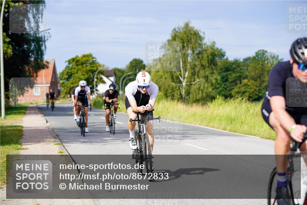 31.08.2025 - Elbe Triathlon Hamburg Michael Burmester http://msf.ph/oto/8672833 31.08.2025 10:08:50 Radfahren 446, 481, 525, 574, 639, 725, 801 meine-sportfotos.de