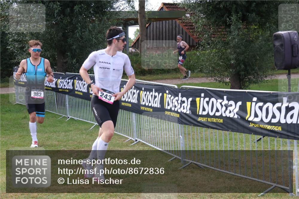 31.08.2025 - Elbe Triathlon Hamburg Luisa Fischer http://msf.ph/oto/8672836 31.08.2025 10:04:15 Laufen 243, 382 meine-sportfotos.de