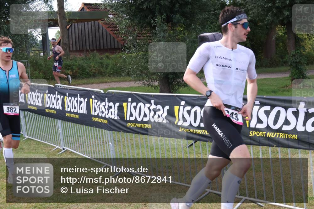 31.08.2025 - Elbe Triathlon Hamburg Luisa Fischer http://msf.ph/oto/8672841 31.08.2025 10:04:15 Laufen 382, 180, 43 meine-sportfotos.de