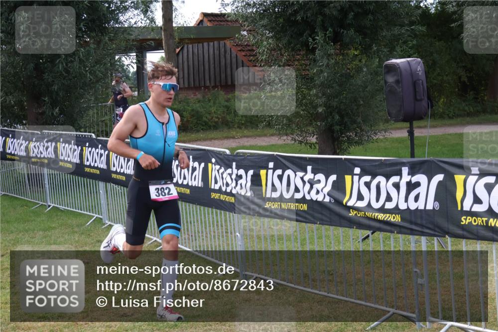 31.08.2025 - Elbe Triathlon Hamburg Luisa Fischer http://msf.ph/oto/8672843 31.08.2025 10:04:16 Laufen 80, 382 meine-sportfotos.de