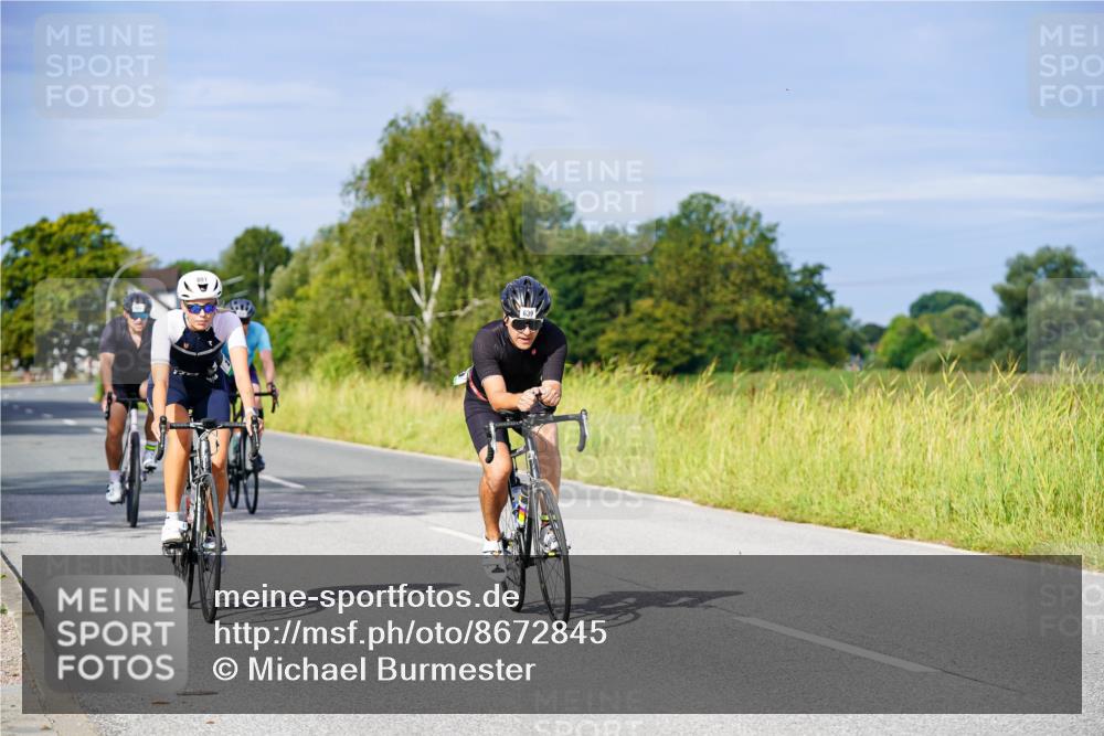 31.08.2025 - Elbe Triathlon Hamburg Michael Burmester http://msf.ph/oto/8672845 31.08.2025 10:08:52 Radfahren 405, 446, 481, 525, 574, 639, 677, 725, 801 meine-sportfotos.de