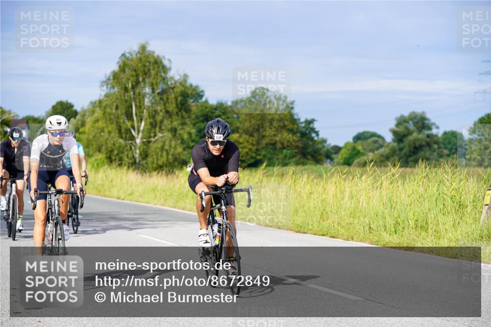 31.08.2025 - Elbe Triathlon Hamburg Michael Burmester http://msf.ph/oto/8672849 31.08.2025 10:08:52 Radfahren 405, 446, 481, 525, 574, 639, 677, 725, 801 meine-sportfotos.de