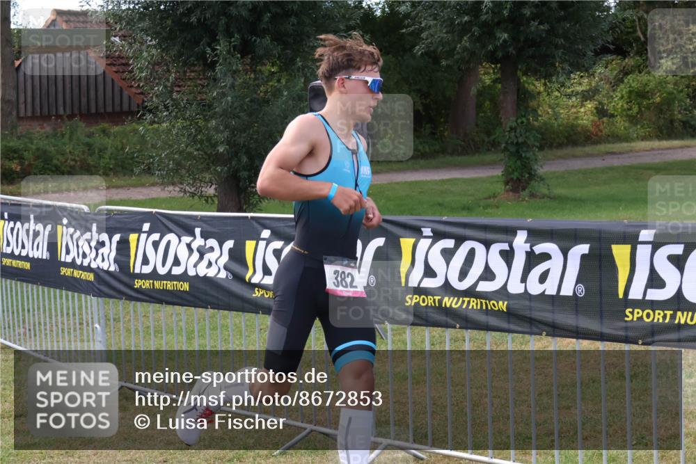 31.08.2025 - Elbe Triathlon Hamburg Luisa Fischer http://msf.ph/oto/8672853 31.08.2025 10:04:16 Laufen 382 meine-sportfotos.de