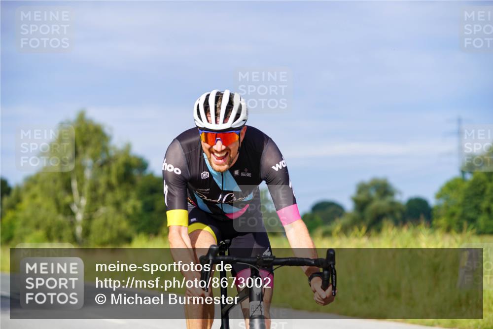 31.08.2025 - Elbe Triathlon Hamburg Michael Burmester http://msf.ph/oto/8673002 31.08.2025 10:09:56 Radfahren 662 meine-sportfotos.de