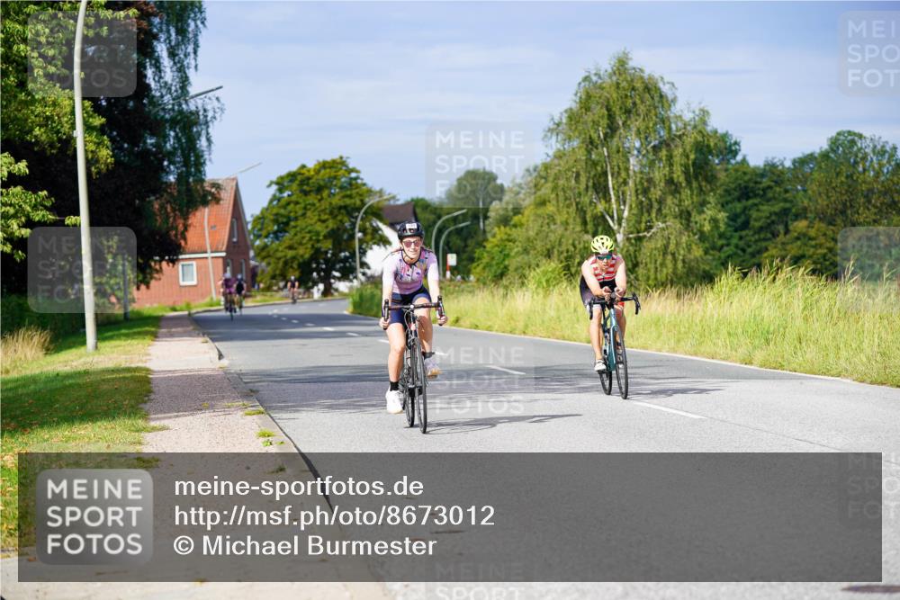31.08.2025 - Elbe Triathlon Hamburg Michael Burmester http://msf.ph/oto/8673012 31.08.2025 10:10:03 Radfahren 625, 799 meine-sportfotos.de